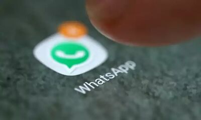 Cidadão abre o aplicativo do WhatsApp no aparelho celular. Foto: Dado Ruvic/Agência Brasil