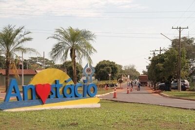 Letreiro com o nome da cidade onde a adolescente foi estuprada. Foto: Divulgação