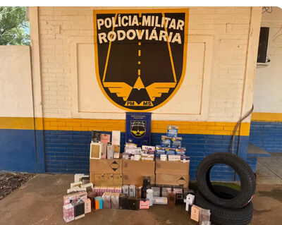 Medicamentos, anabolizantes e até perfumes sem nota fiscal foram apreendidos em Ponta Porã (MS).  Foto: Divulgação/BPMRv