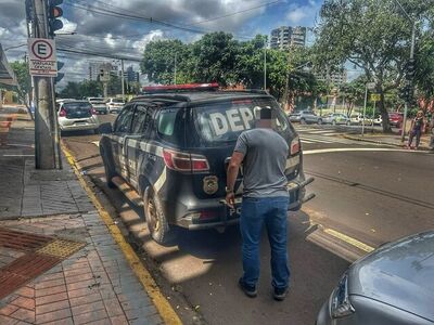 Policiais durante prisão de suspeito em Campo Grande. Foto: Divulgação