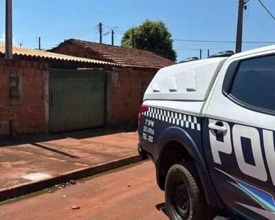 Polícia Militar em frente ao local do crime. Foto: Divulgação