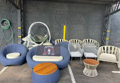 Sofás e poltronas de alto padrão desviados de carga são recuperados pela polícia  Foto: Polícia Civil de MS