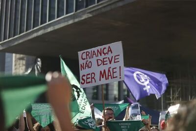 Ato em São Paulo contra iniciativas no Congresso que restringem o direito ao aborto legal no Brasil. Foto: Ilustrativa/Paulo Pinto/Agencia Brasil