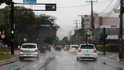 Tempo de chuva em Campo Grande. (Foto: Madu Livramento, Jornal Midiamax)
