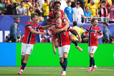 Haaland comemora Brasil x Noruega Seleção. Foto: James Lang/Reuters
