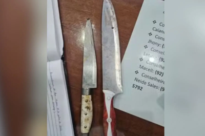 Segundo o suspeito, as facas teriam sido usadas para pescar. (Foto: Divulgação, Polícia Civil do Amazonas) 