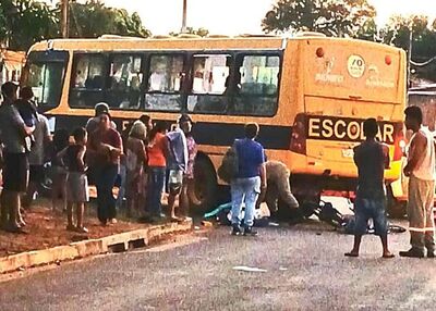 Ônibus do transporte escolar envolvido no acidente com a bicicleta elétrica em Anastácio. Foto: O Pantaneiro