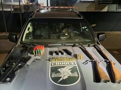 Armas e munições apreendidos pelo Choque. Foto: Choque.