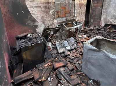 Residência da vítima foi completamente destruída pelo fogo.  Foto: Corpo de Bombeiros.