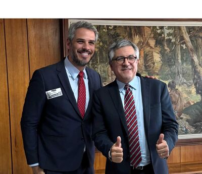 Tiago Botello e o ministro da Saúde Alexandre Padilha. Foto: Divulgação 