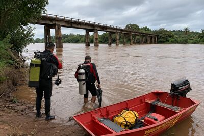Mergulhadores reforçam buscas por homem no Rio Taquari em Coxim. Foto: Ilustrativa/Produção IA  