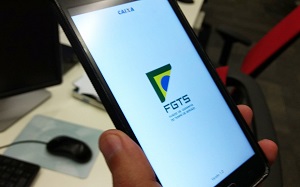 Consulta pode ser feita pelo aplicativo do FGTS, disponibilizado pela Caixa