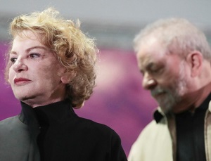 15.ago.2016 - Marisa Letícia e o ex-presidente Lula durante Encontro das Mulheres e Militantes em Santo André (SP)