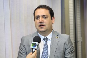 Deputado Marcio Fernandes (PMDB), busca garantir a realização de exames para detectar a trombofilia.