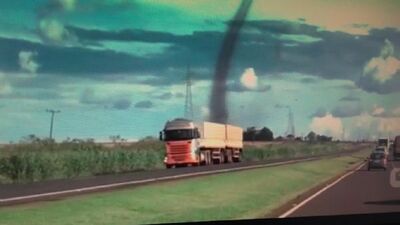 Tornado seco é registrado em São Gabriel do Oeste; veja vídeo