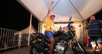 Atleta da cidade de Coxim Evaldo Dias, de 60 anos, ganhou a motocicleta Yamaha