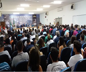 Sede da Câmara estava com ocupação máxima