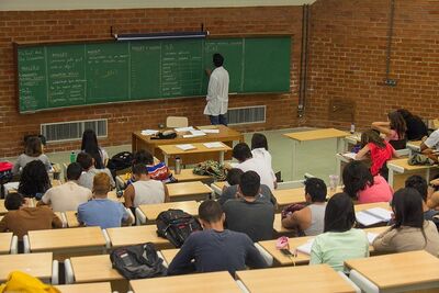 A distribuição dos recursos é feita com base no número de matrículas no ensino básico