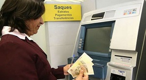 A parcela refente aos salários foi depositada na terça-feira (31)