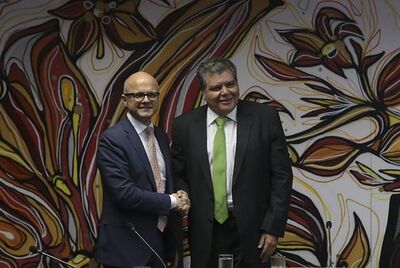 Os ministros Vidar Helgesen, do Clima e Meio Ambiente da Noruega, e Sarney Filho, do Meio Ambiente, firmam apoio ao financiamento do agronegócio sustentável no Brasil