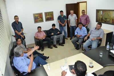 Onevan assegurou a emenda nesta tarde, na Prefeitura Municipal de Dois Irmãos do Buriti, em reunião com o prefeito Edilson Manguinha