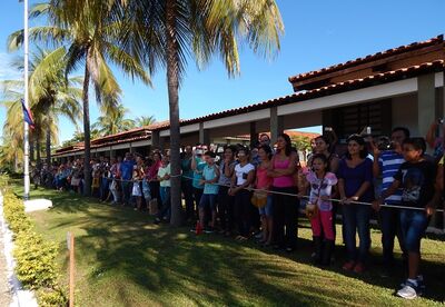 Familiares dos recrutas assistindo a formatura no 47º BI