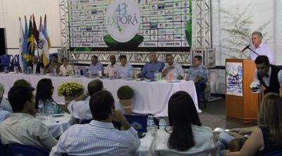 Conforme o governador, estimativas apontam que 2017 será ano de recordes na colheita de safras.