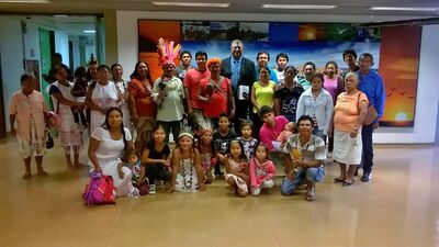 pós votação da doação de terreno, deputado João Grandão celebra com indígenas da Aldeia Água Bonita