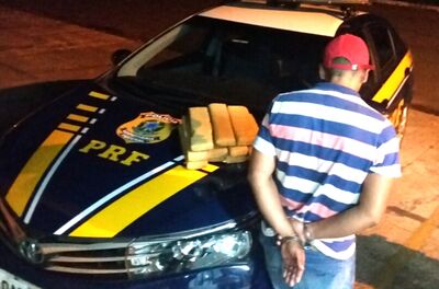Os policiais abordaram uma Van que faz a linha Campo Grande - Costa Rica