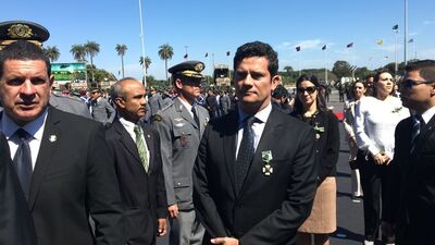 Juiz Sérgio Moro foi condecorado pelo Exército em cerimônia em Brasília