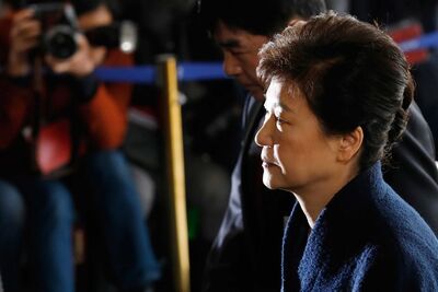 A líder sul-coreana deposta Park Geun-hye chega à sede da procuradoria, em Seul, para depor