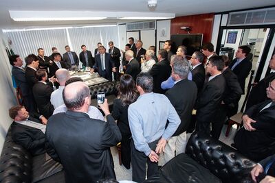 Moka e o presidente da Famasul explicam situação a dirigentes de sindicatos rurais