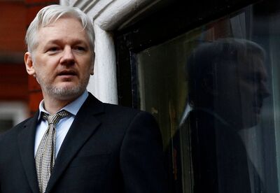 Fundador do WikiLeaks, Julian Assange, está refugiado na embaixada equatoriana em Londres