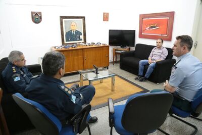 Foram mais de 2 milhões em emendas parlamentares, sendo 500 mil destinadas a equipamentos e viaturas para melhoras as condições de enfrentamento a violência e a criminalidade no Estado