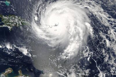 Furacão Irma sobre o Caribe, o mais forte registrado no Oceano Atlântico