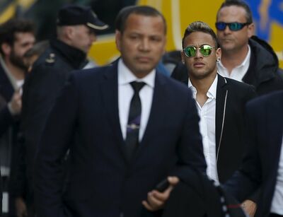 Neymar, seus pais e três empresas que os representam são multados