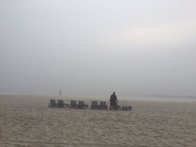 Praia de Copacabana com forte nevoeiro