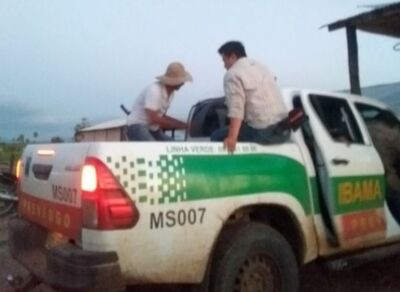 Indígenas usaram caminhonete do programa de combate a incêndios do Ibama para ocuparem fazendas em MS