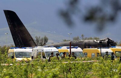 Avião caiu logo depois de decolar de uma base aérea próxima à capital Argel
