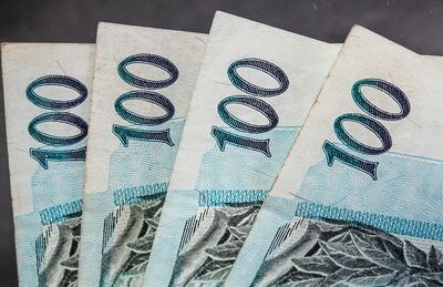 Governo propõe salário mínimo de R$ 1.002 em 2019