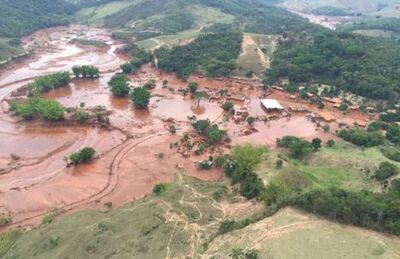 A tragédia do rompimento da barragem da mineradora Samarco na zona rural de Mariana, em Minas Gerais, deixou um rastro de destruição que persiste até os dias atuais