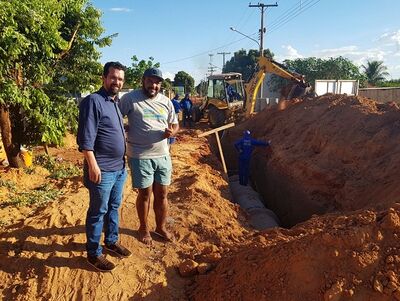 Vereador Vladimir Ferreira e o presidente do bairro Jorge Ritt Lucas Soares