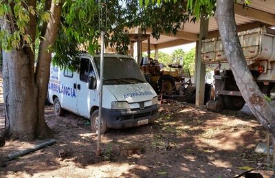 Ambulância, caminhão e patrol do municipio de Coxim.