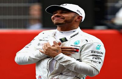Lewis Hamilton cravou o melhor tempo da história do circuito de Barcelona