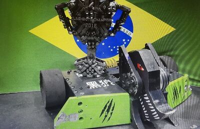 Brasileiros vencem na China competição internacional de luta de robôs, com o Dark Wolf