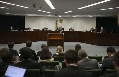 A Segunda Turma do STF julga ação penal contra a senadora Gleisi Hoffmann (PT-PR) e o ex-ministro do Planejamento Paulo Bernardo.