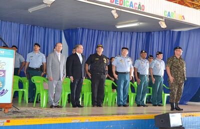 Deputado Barbosinha comemora formatura de novos cabos da Polícia Militar.