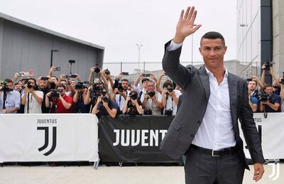 Cristiano Ronaldo desembarcou em Turim no último domingo e será apresentado nesta segunda pela Juventus