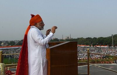 Primeiro-ministro Narendra Modi discursa em feriado na Índia