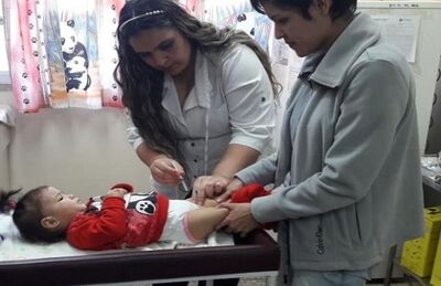 Criança paraguaia vacinada neste sábado